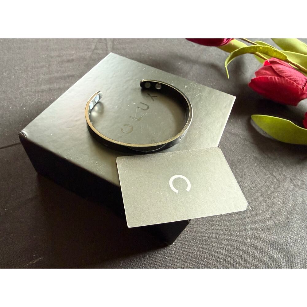 Olux Black Magnetic Bracelet